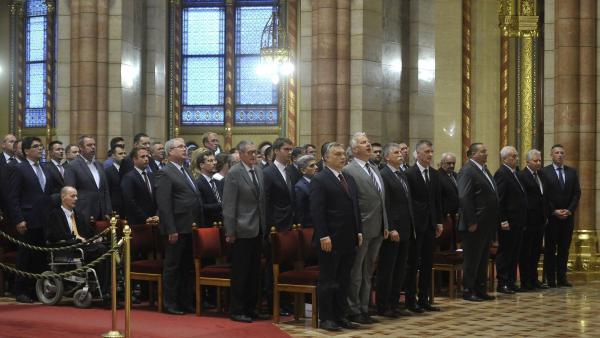 A listás mandátumot nyert képviselők megbízólevelének ünnepélyes átadása az Országházban (MTI fotó: Kovács Attila)