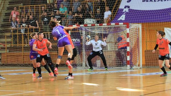 A kép szélén található nyílra kattintva megnézheti a találkozón készült képeket (Fotó: Milyó Pál)