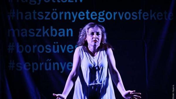 A Break the chains című darab Németh Gabriella előadásában. Fotó: A-Team/Nyári Attila