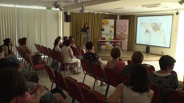 A szakemberek a nővé válás, a fogantatás és az anya-gyermek kapcsolat kialakulásáról szóló előadásokkal készültek. Fotó: Kugyelka Attila