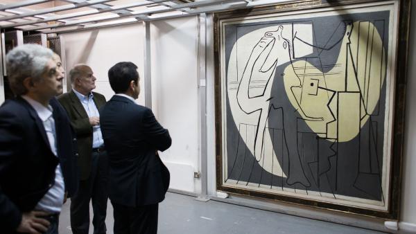 Pablo Picasso: A festő és modellje című, 1927-es alkotása mintegy 30 millió dollárt, mintegy 8 milliárd forintot ér.  Az alkotás a Teheráni Kortárs Művészetek Múzeumában található. Fotó: bloomberg.com