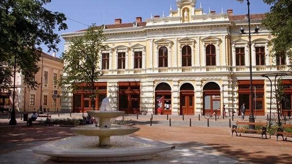 Ebben az épületben is bérelhető iroda és üzlethelyiség