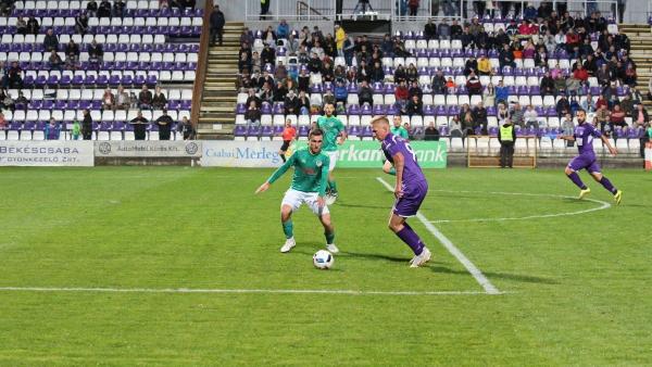 Szatmári István (lilában) ősszel is betalált a két csapat meccsén (Fotó: Milyó Pál)