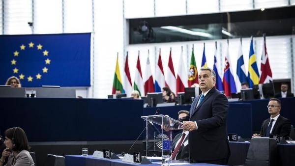 Strasbourg, 2018. szeptember 11.
Orbán Viktor miniszterelnök felszólal az Európai Parlament vitáján (MTI Fotó: Miniszterelnöki Sajtóiroda / Szecsõdi Balázs)