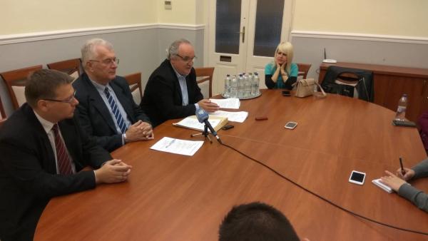 Paláncz György, Ferenczi Attlia és Kiss Tibor a Fidesz-KDNP frakció sajtótájékoztatója az októberi közgyűlés után.
Fotó: Ujházi György