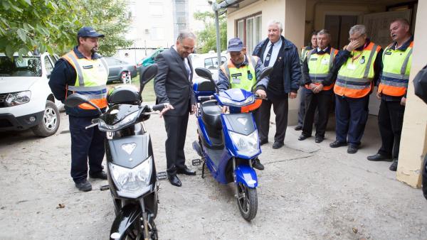 Eszközöket kaptak a polgárőrök a Békés Megyei Önkormányzattól. Fotó: Zentai Péter