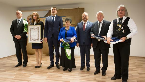 A Békés Megyéért kitüntetés átadása utáni pillanatok (fotó: Zentai Péter)