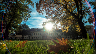 Az Almásy-kastély ősszel is gyönyörű (forrás: gyulakult.hu)
