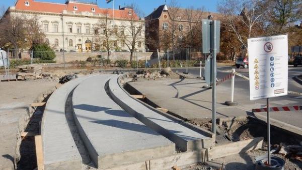 A tramtrain munkálatai Vásárhelyen az Ady utcán (fotó: Imre Péter)