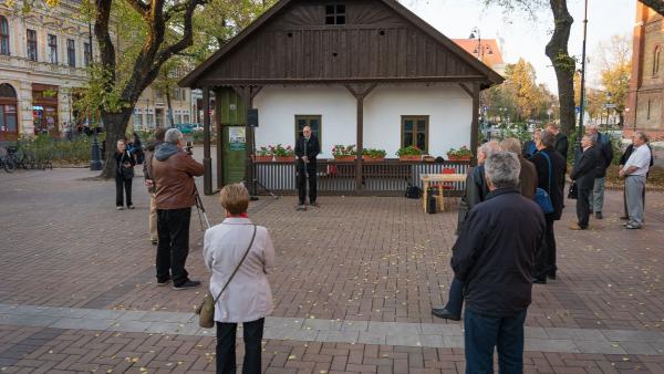 Békéscsabán is aláírásgyűjtésbe kezdtek a trianoni békediktátum visszavonásáért. Fotó: behir.hu