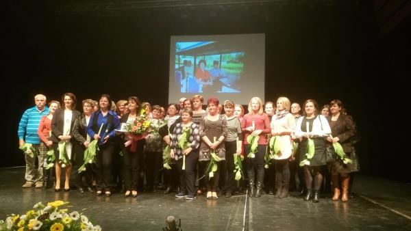 A Békés Megyei Szociális, Gyermekvédelmi Központ és Területi Gyermekvédelmi Szakszolgálat kollektívája (fotó: Kugyelka Attila)