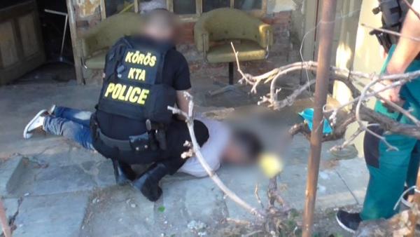 Elfogták a bódító hatású anyagot terjesztő gyanúsítottat. Forrás: police.hu