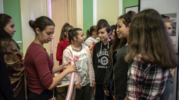 Közösségi élményszerzés határon túl – Nagyszalontán vendégeskedett a Csabagyöngye Kulturális Központ. Fotó: Katona Péter