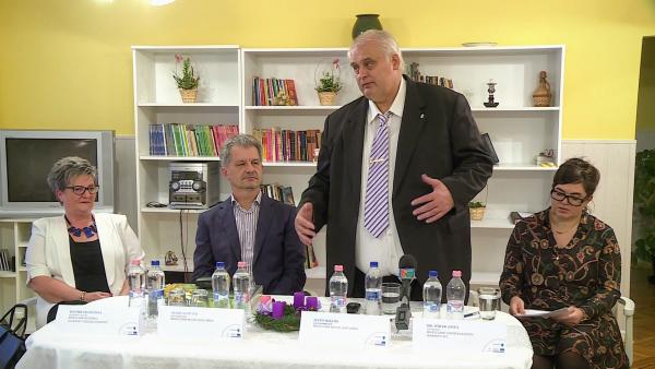 (b.-j.) Bátori Zsuzsanna, Szarvas Péter, Hanó Miklós és Sódar Anita