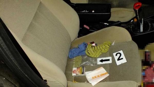 Új pszichoaktív anyaggal való visszaélés gyanúja miatt intézkedtek a rendőrök Békéscsabán. Fotó: police.hu