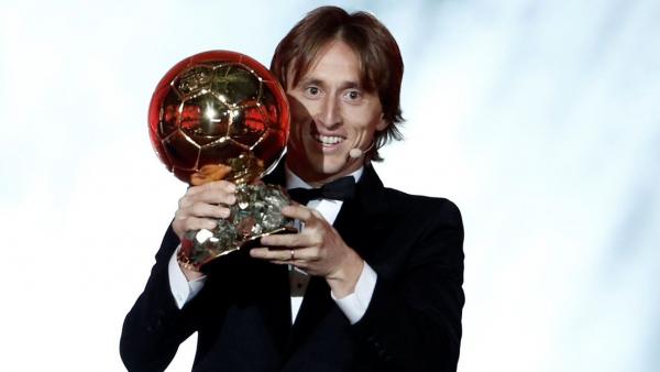 (Borítókép: Luka Modric az Aranylabda-díj átadóünnepségén 2018. december 3-án. Fotó: Benoit Tessier / Reuters)