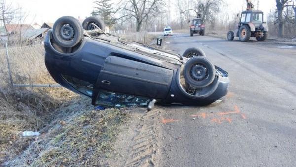 Baleset Szarvasnál 2018.12.14.-én. Fotó: police.hu