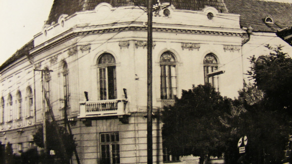 A Balassi Művelődési Ház 1970 körül (forrás: csabaihazak.blog.hu)