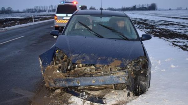 Baleset Orosháza és Kaszaper közt 2019.01.6.-án. Fotó: police.hu