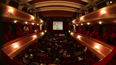 A nézőtér (forrás: barkaonline.hu)