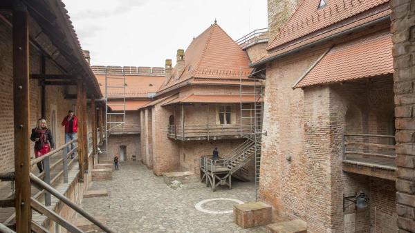 A gyulai vár udvara. MTI/Rosta Tibor