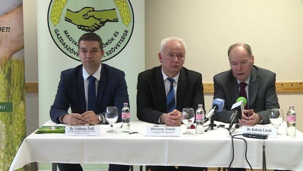 Feldman Zsolt: a kormány elkötelezett az agrárium fejlesztése mellett. Fotó: Ujházi György