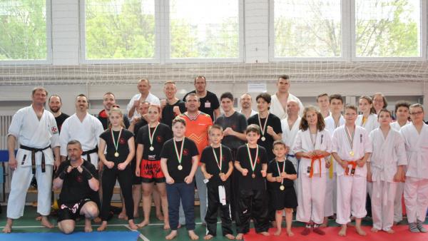 Két csapat edzett közösen. Fotó: Békés Megyei Harcművész Szövetség