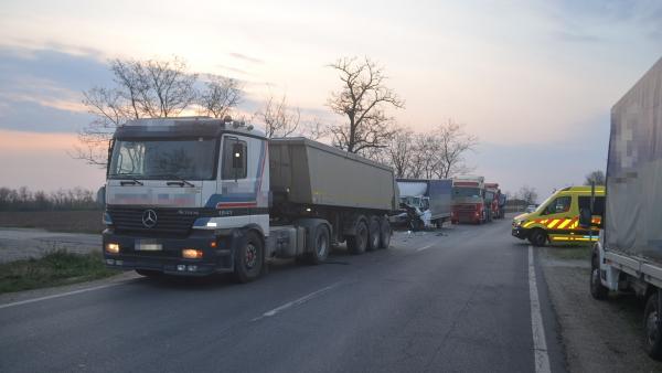Baleset történt Békés külterületén 2019.04.05.-én kora reggel. Forrás: police.hu