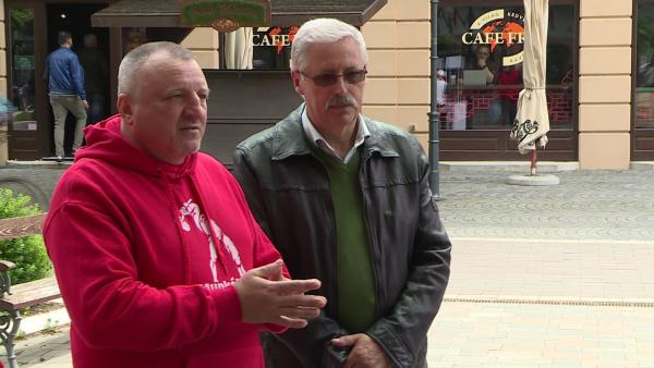 Komjáthi Imre az MSZP alelnöke és Pluhár László a párt megyei elnöke (Fotó: Tóth Áron)