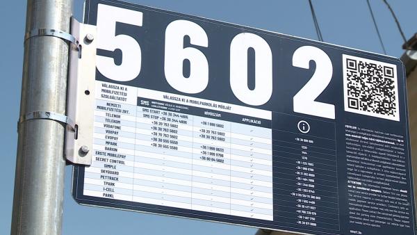 Fizető parkoló tábla Damjanich utcában Fotó: Ujházi György