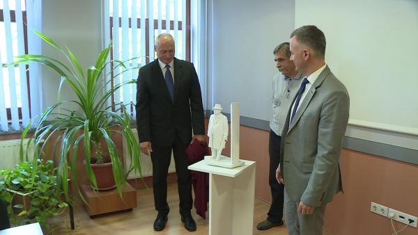 Szobrot állítanak a gyulai nagyüzemi húsipar egyik atyjának Fotó: Ujházi György