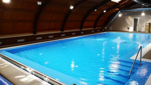 Hat év után Ismét víz van a Szigligeti utcai tanmedencében. Fotó: Papp Ádám