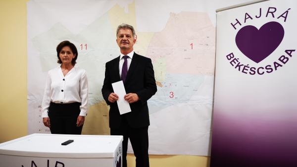 Összegyűjtötte a szükséges aláírásokat a Hajrá Békéscsaba Egyesület. Fotó: Papp Ádám