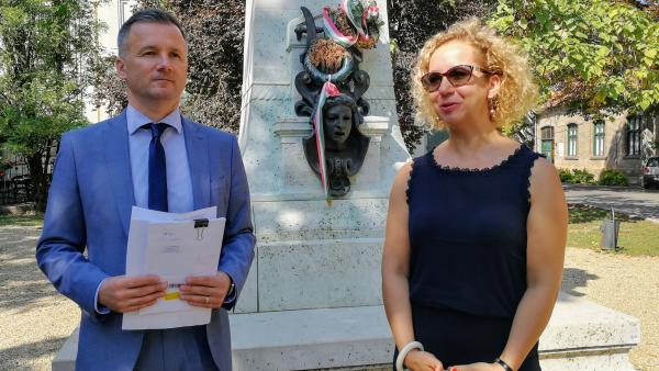 dr. Görgényi Ernő, Mittág Mónika (Foto: Sipos Gábor)