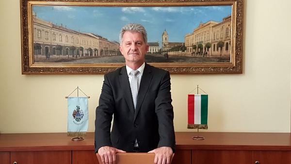 Szarvas Péter újraválasztott polgármester (fotó: facebook)