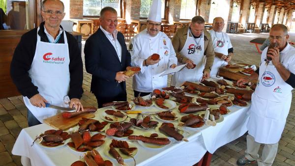 (Fotó: Csabai Kolbászfesztivál)