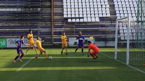 Hursán (szemben) óriási passzt adott, Gréczi (71) pedig megszerezte a győztes gólt (Fotó: Milyó Pál)