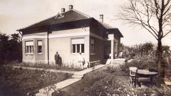 Az Élővíz-csatorna parti villa egykori fotója