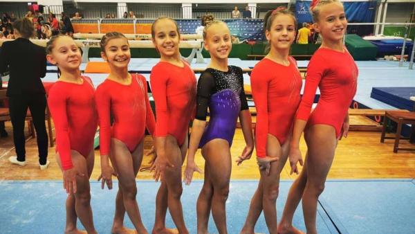 A Torna Club Békéscsaba ifjú tornászai a budapesti versenyen. Fotó: egyesület