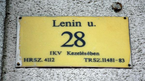 Lenin u. 28.