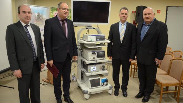 Új eszközt adtak át az Orosházi Kórházban. Fotó: Orosházi Kórház/Melega Krisztián