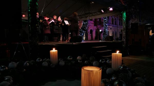 Már három gyertya ég - (Fotó: behir.hu)