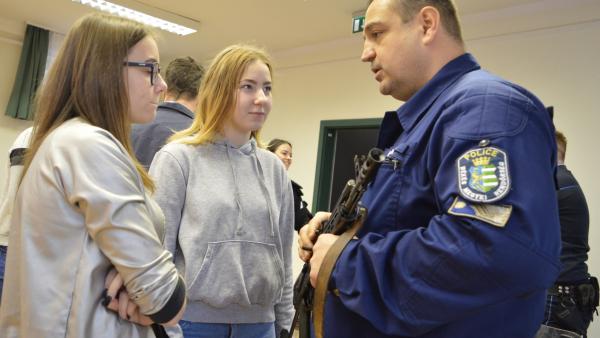Folytatódik a rendőrségi toborzás. Fotó: police.hu