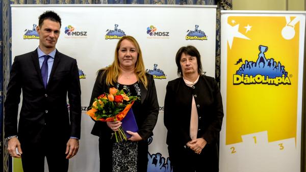 Középen Marikné Püski Zsuzsanna - (Fotó: mdsz.hu)