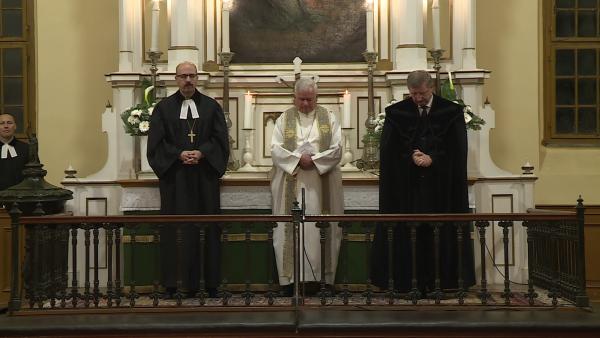 Kondor Péter evangélikus püspök, Kiss-Rigó László katolikus püspök, Fekete Károly református püspök. Fotó: Fazekas Róbert / behir.hu