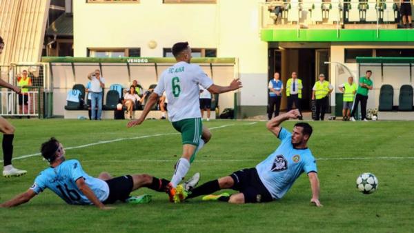 Középen Oláh László – (Fotó: nb3foci.hu)