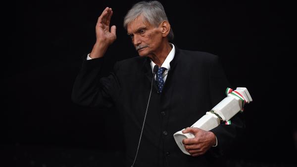 Életműdíját az M4 Sport - Év sportolója gálán a Nemzeti Színházban 2020. január 16-án vette át (MTI/Illyés Tibor)