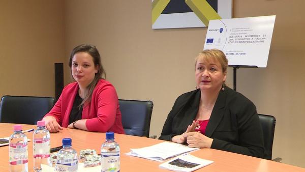 Szente R. Katalin (jobb) és Liborné Gaál Gabriella (bal)