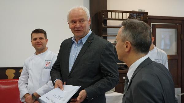 Barna Ádám (b), Herczeg Tamás, Opauszki Zoltán – (Fotó: behir.hu)