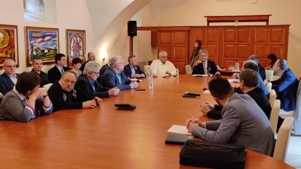 Soron kívüli közgyűlés 2020.03.13.-án. Fotó: behir.hu